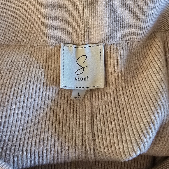 Sioni Ribbed Knit Lounge Set in Oatmeal - Picture 9 of 16